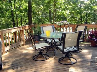 11289 Silentwood Ln, Reston, VA 20191