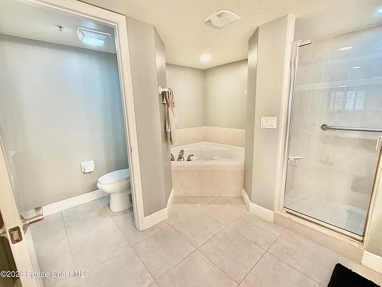 551 Casa Bella Dr #204 — Photo 24