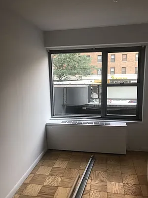 Rented by Carlyle Property Management | media 9