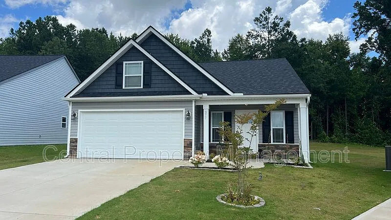 3 bed, 2.0 bath, 1230 sqft, $1,695 — Photo 1