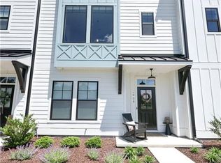 908 Bernard Ln, Chesapeake, VA 23322