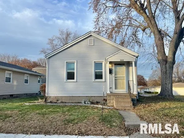 2102 W 17th St, Davenport, IA 52804