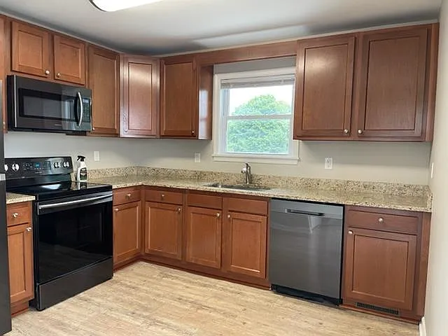 519 Poplar Ave — Photo 3