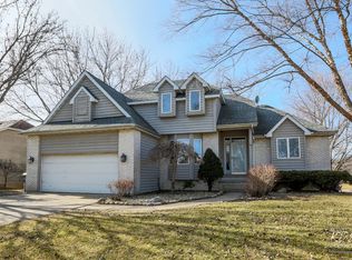 207 Santos Ave, Minooka, IL 60447