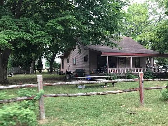 5th image of 302 Doane St