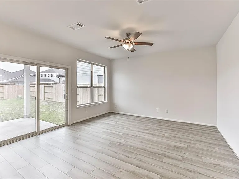 704 Ocean Palms Dr — Photo 6