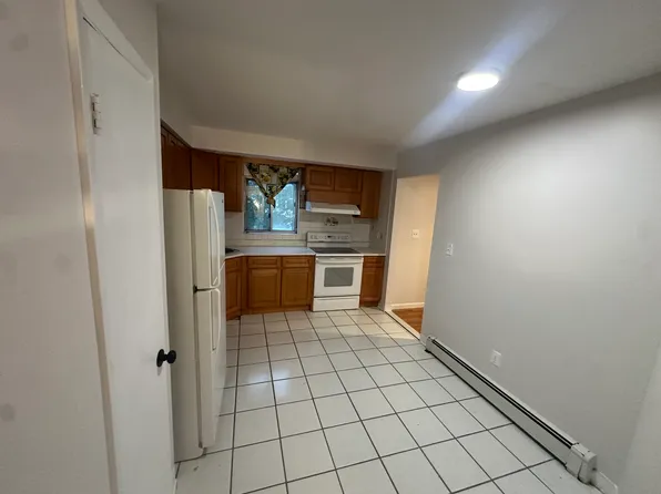 40 Wilson St Floor 1, Brentwood, NY 11717