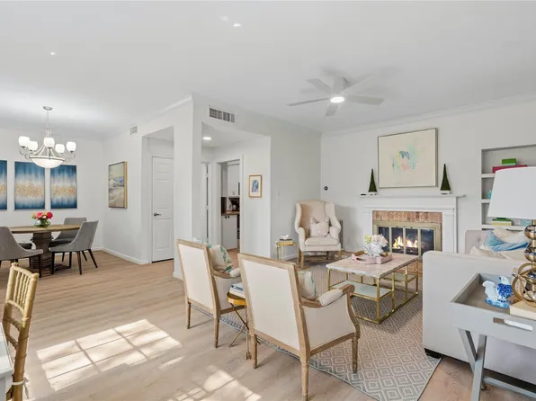 600 Wilcrest Dr APT 54, Houston, TX 77042