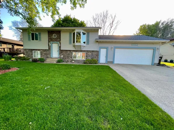 1609 Lucia Ave, Fairmont, MN 56031
