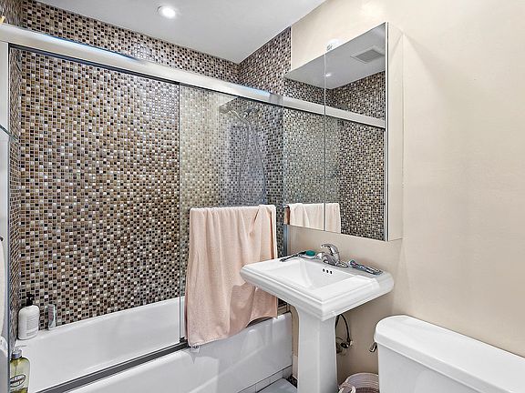 5th image of 244 Madison Ave #10L