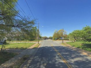 946 E Clemmonsville Rd, Winston Salem, NC 27107
