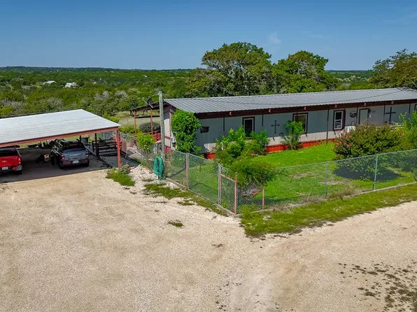 323 Cub Ln, Kerrville, TX 78028