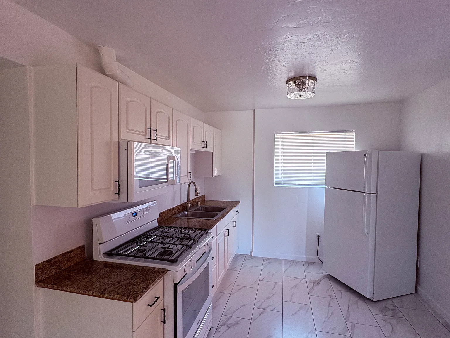 1014 N Seminole Ave — Photo 3