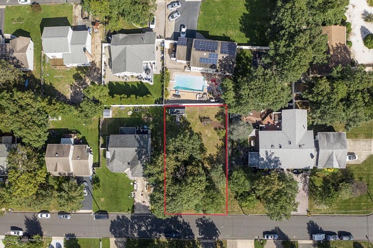 1st image of 475 Coral Ln