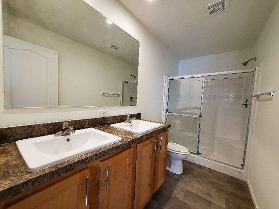 4th image of 2038 Palm St Space 34