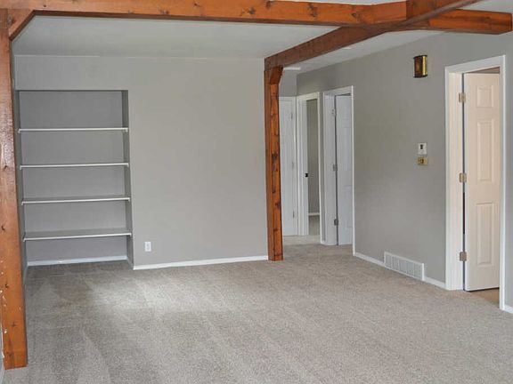 3rd image of 8001 W Beechwood Ave