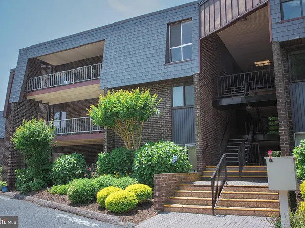 16 Stonehenge Cir APT 5, Baltimore, MD 21208