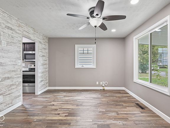 5th image of 1419 Oak Ct