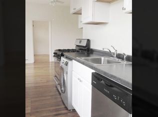 917 W Waveland Ave #A, Chicago, IL 60613