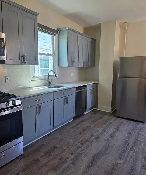 291 Uniondale Ave — Photo 2