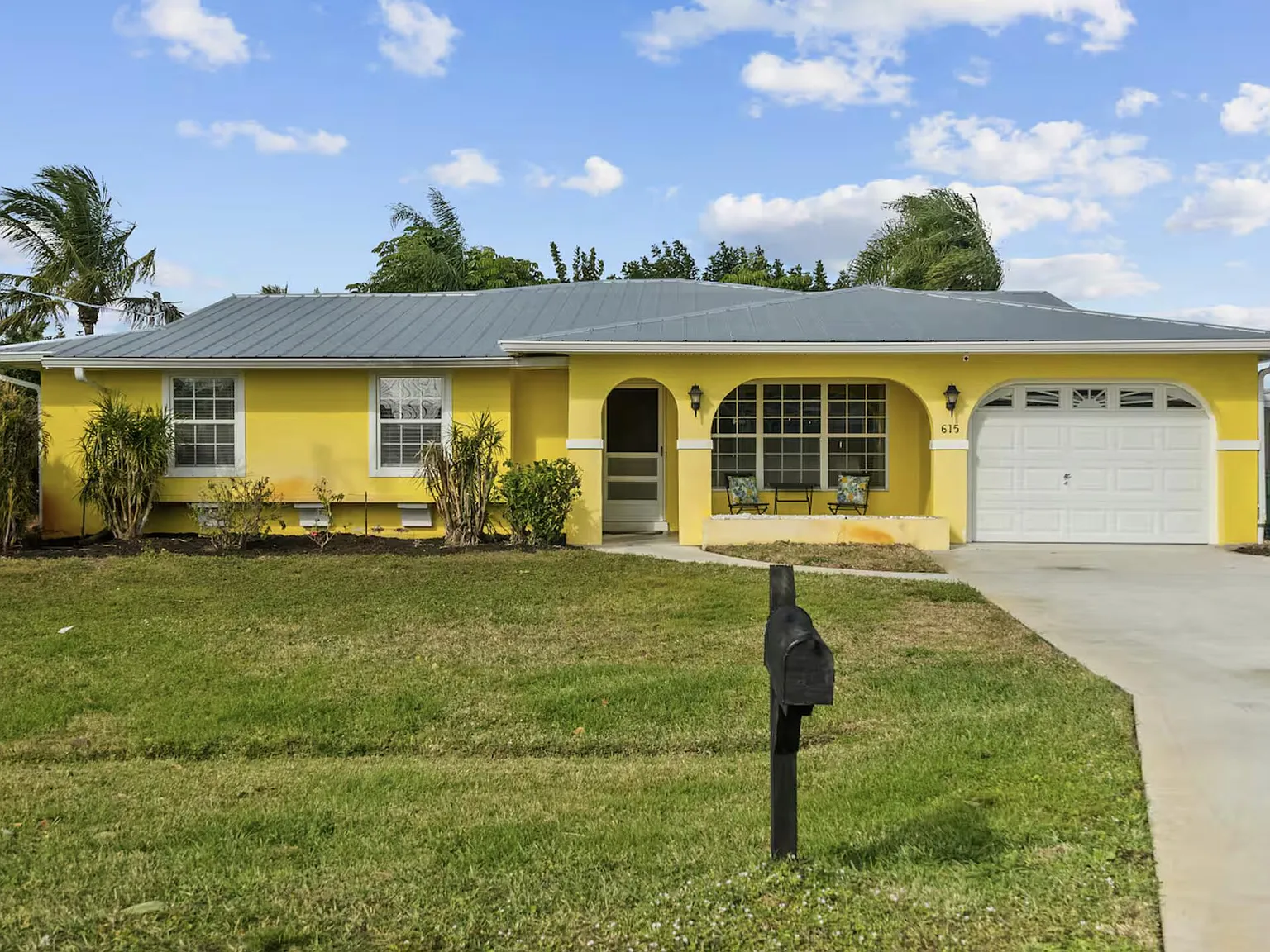 3 bed, 2.0 bath, 1908 sqft, $10,500 — Photo 4