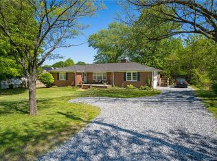 9140 Mount Holly Huntersville Rd, Huntersville, NC 28078