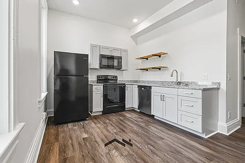 427 Whiteman St #1 Photo 1