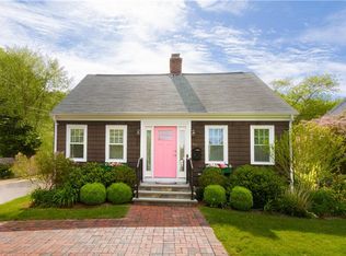 34 Gibson Ave, Narragansett, RI 02882