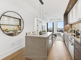 215 Lonsdale Rd