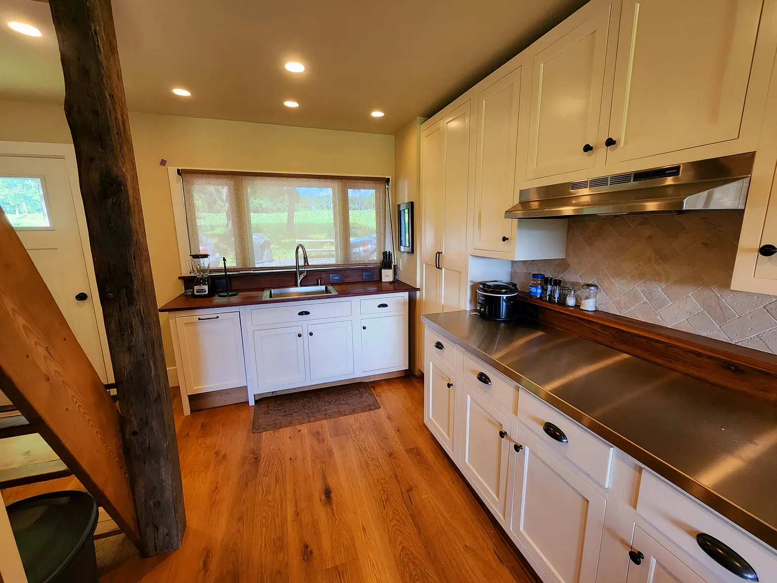 1 bed, 1000 sqft, $1,950 — Photo 1