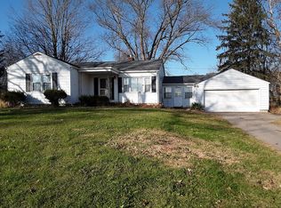 1422 E Jackson Rd, Springfield, OH 45502