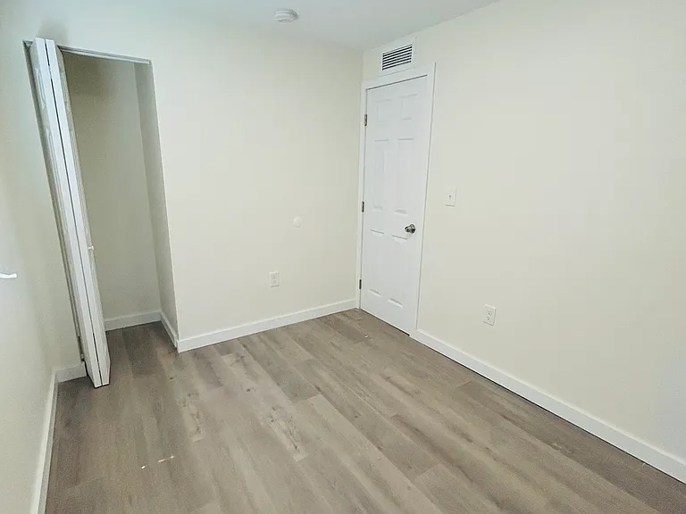 2203 McKinley St — Photo 5