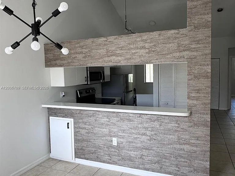1304 Glenmoor Dr #1304 — Photo 2