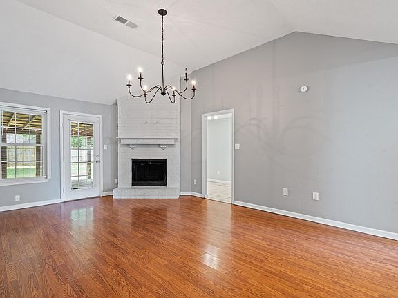 4th image of 7697 Mesa Dr