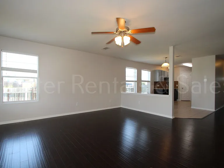 6712 Taree Loop — Photo 33