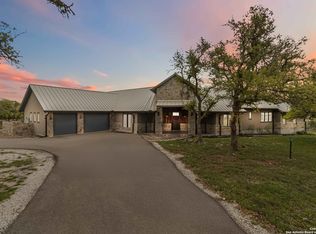 1229 Falling Oak Dr, Blanco, TX 78606