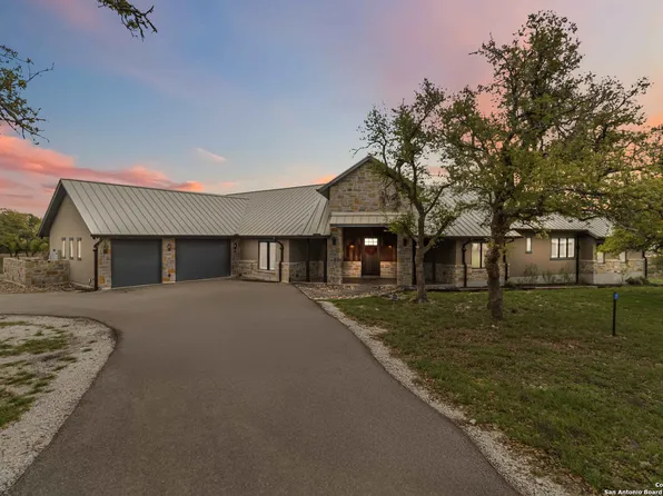 1229 Falling Oak Drive, Blanco, TX 78606
