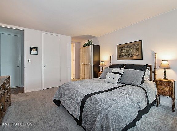 5th image of 2626 N Lakeview Ave APT 3502
