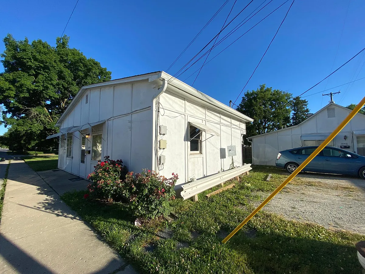 Parking - 1044 Walnut St