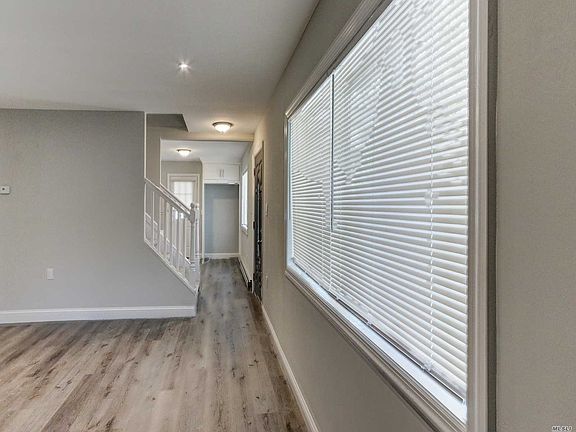 3rd image of 18 Peachtree Ln