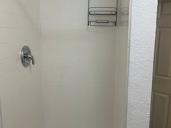 3rd image of 602 11th St #2
