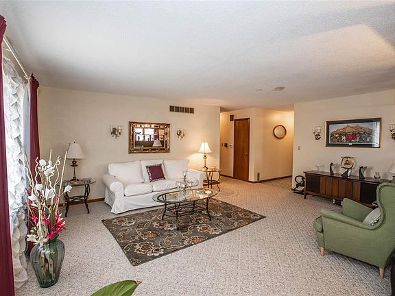 3rd image of 539 W 5th St