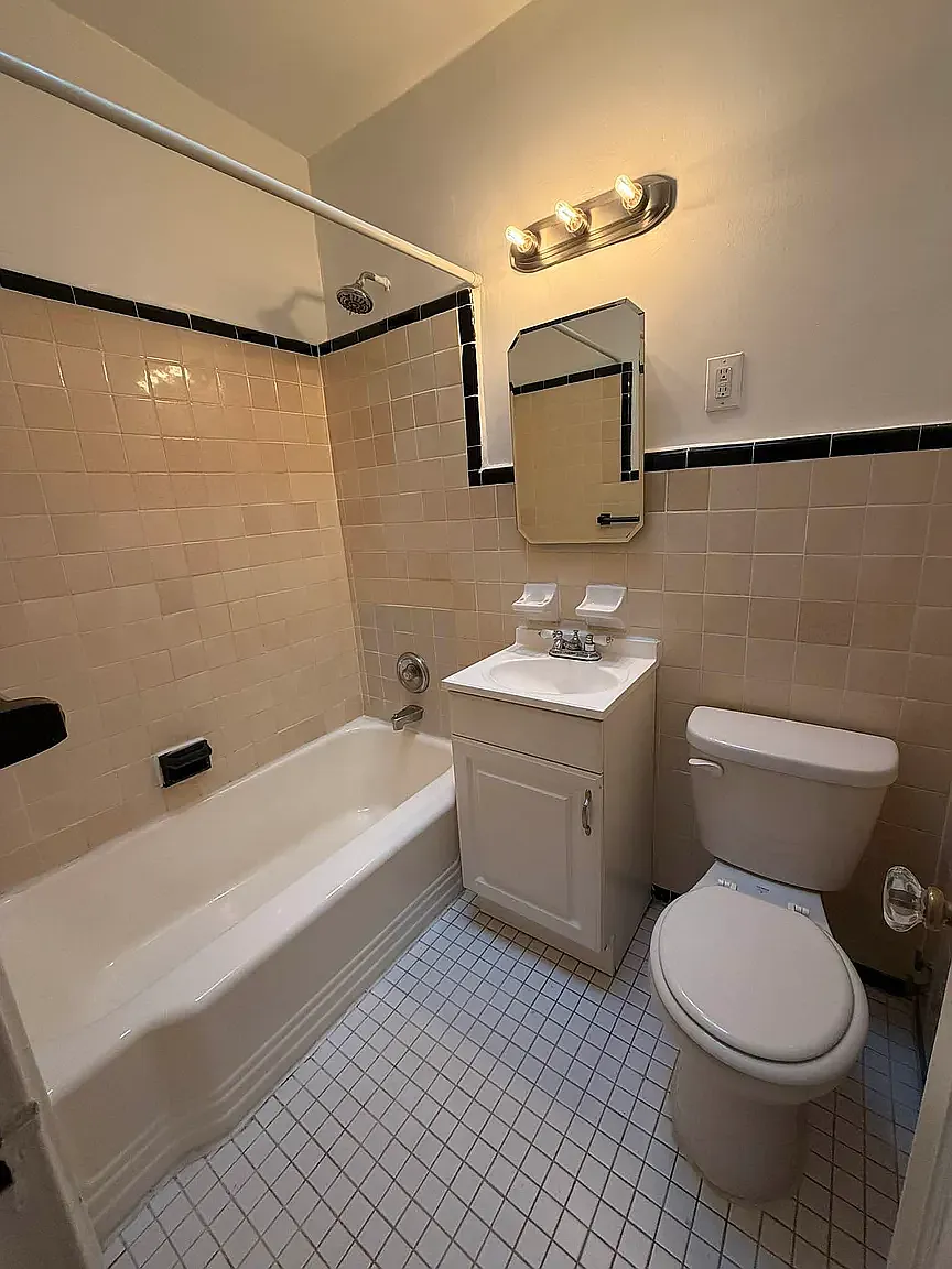 332 East 66th Street — Photo 3