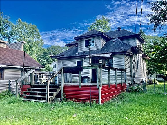 4th image of 1540 E Madison Street