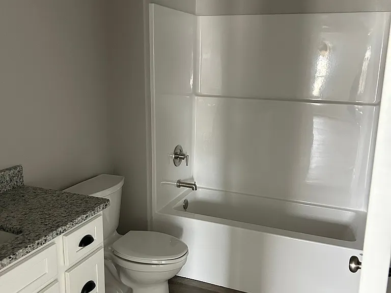 563-561 Goodman Dr #561 — Photo 5