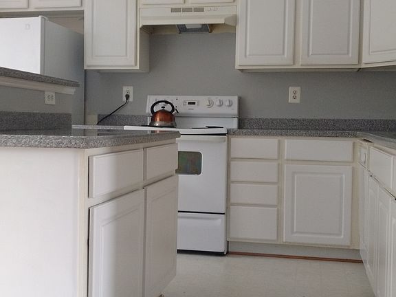 4th image of 202 Terrace Dr