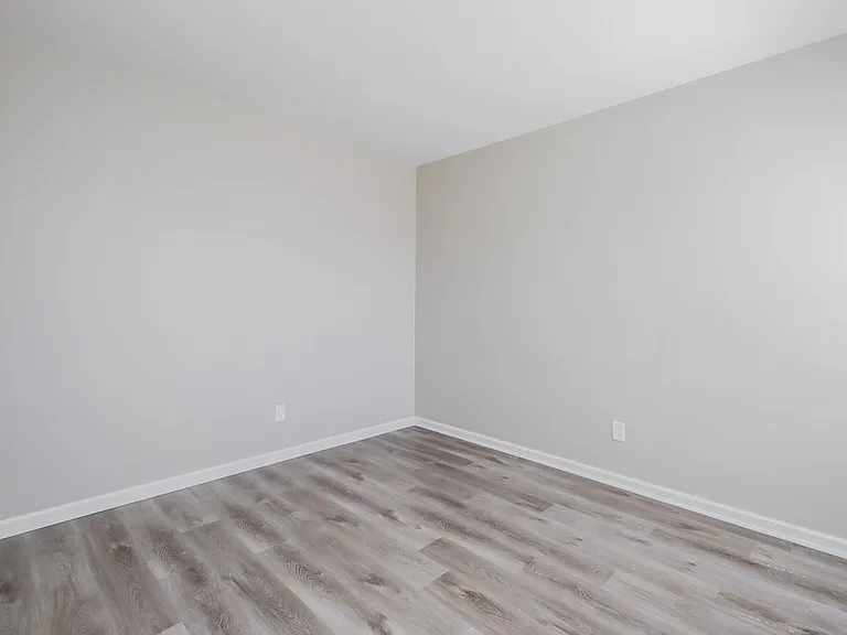 5330 E Fairfield St — Photo 13