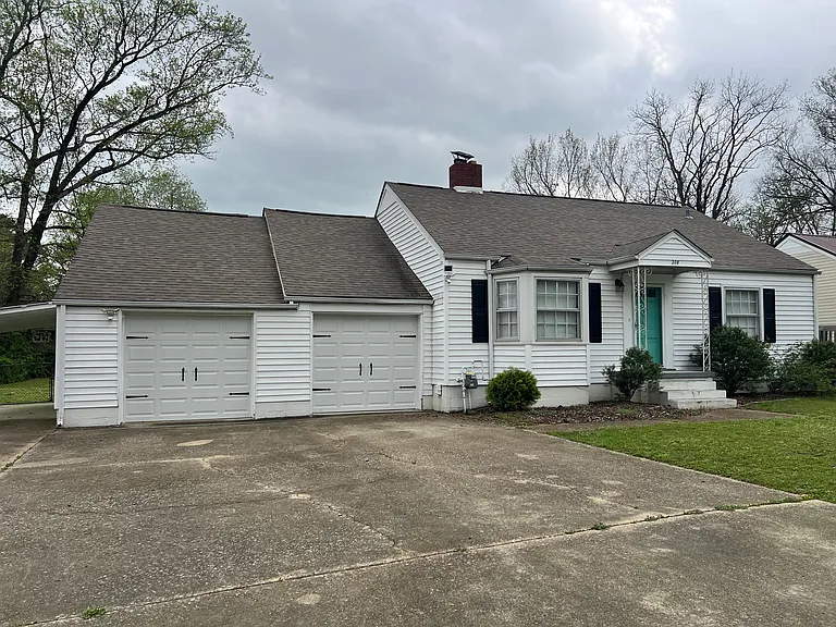 208 Shawnee Trl — Photo 1