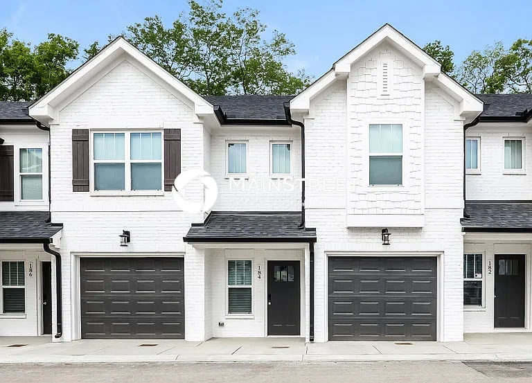 136 Noble Park Cir — Photo 1