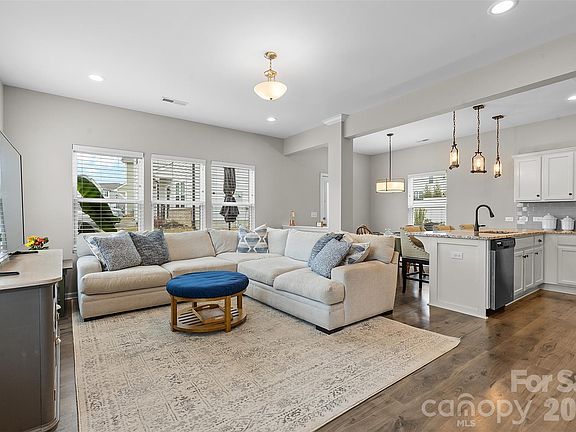 3rd image of 209 Shay Crossing Rd